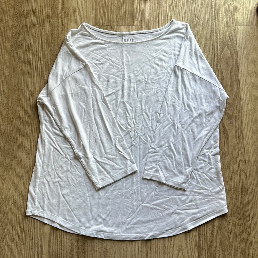 White 3/4 SLEEVE Flowy Top